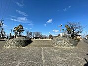 公園「コッツ山公園まで2163m」