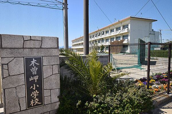 画像27:小学校「町立木曽岬小学校まで2200m」