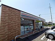 コンビニ「セブンイレブンまで1100m」