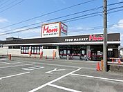 スーパー「フードマーケットMom小鹿店まで705m」