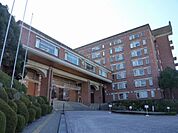 大学「静岡県立大学　草薙キャンパスまで940m」