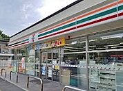 コンビニ「セブンイレブンまで760m」