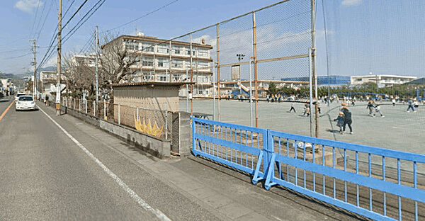 画像25:小学校「静岡市立安東小学校まで650m」