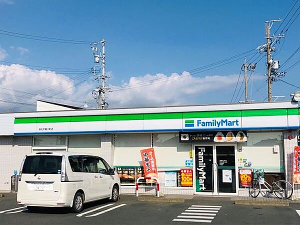 画像25:コンビニ「ファミリーマートまで390m」