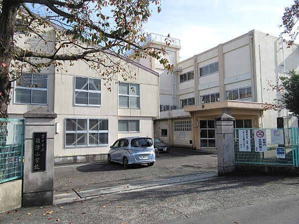 画像19:小学校「富士市立須津小学校まで1004m」