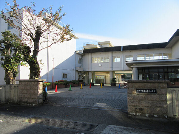 画像24:小学校「富士市立富士第二小学校まで1232m」