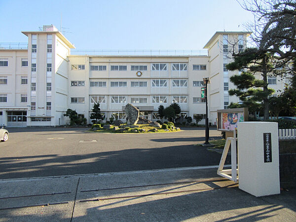 画像25:中学校「富士市立富士南中学校まで1140m」