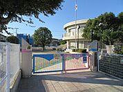 幼稚園、保育園「中島保育園まで890m」