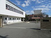 中学校「富士市立吉原第一中学校まで710m」
