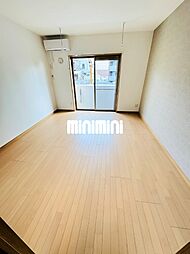 ヴィガラス7 102 1階1Kのリビング/ダイニング