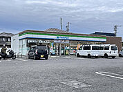 コンビニ「ファミリーマート焼津大村店まで215m」