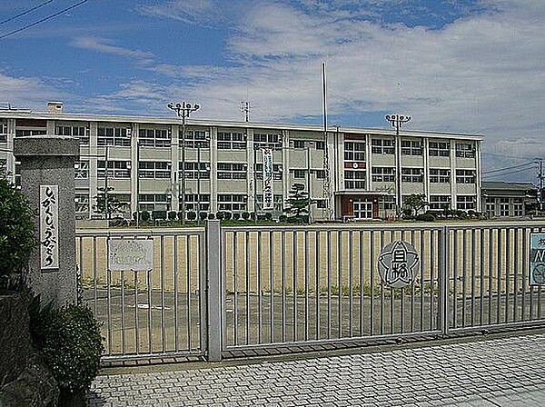 画像22:小学校「岐阜市立且格小学校まで1295m」