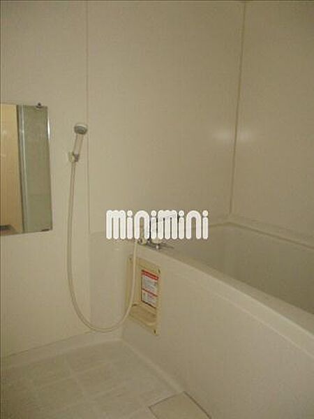 画像16:鏡付のお風呂