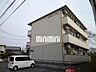 外観：重厚感のあるマンションタイプの建物です。