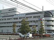 病院「山内ホスピタルまで390m」