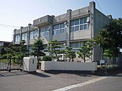 中学校「岐阜市立境川中学校まで2247m」