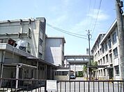 中学校「岐阜市立精華中学校まで3237m」