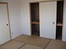リビング/ダイニング：い草のいい香りのする和室です
