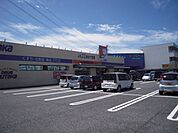 ドラッグストア 「ドラッグユタカまで2100m」