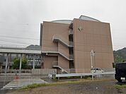 中学校「山県市立高富中学校まで1560m」