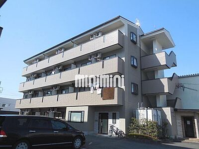 外観：オートロック付きの4階建マンションです。