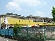 幼稚園、保育園「華陽保育園まで1000m」