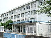 小学校「岐阜市立長森西小学校まで997m」