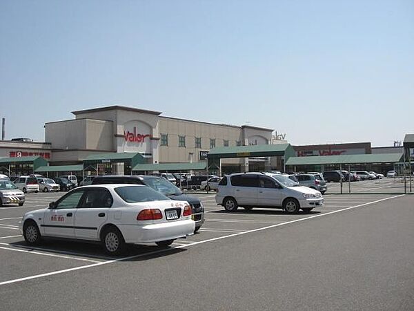画像27:ショッピング施設「バローまで2200m」