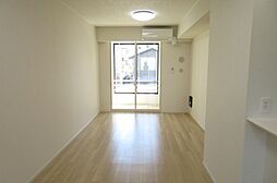 トリエステ　Ｂ 105 1階1LDKのリビング/ダイニング