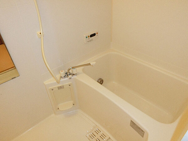 画像6:清潔感漂うトイレ。