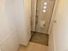 玄関：同型の部屋の写真を使用しております。