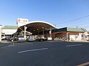 スーパー「三心まで130m」