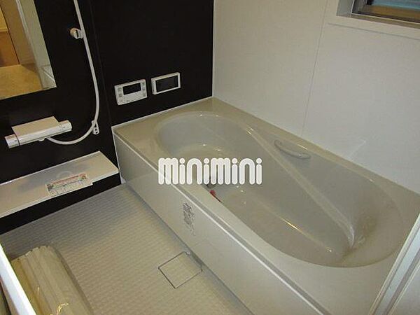 画像5:広々としたお風呂です。