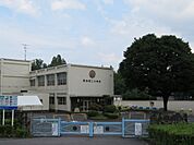 小学校「各務原市立那加第二小学校まで1374m」