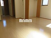 クローゼットがある洋間です