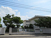 小学校「各務原市立中央小学校まで1079m」
