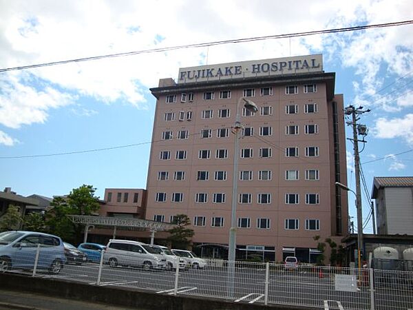 画像22:病院「藤掛病院まで1800m」