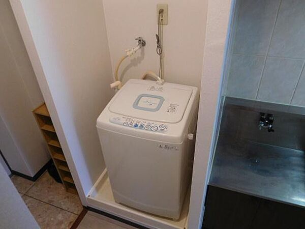 画像10:全自動洗濯機が備え付つき。