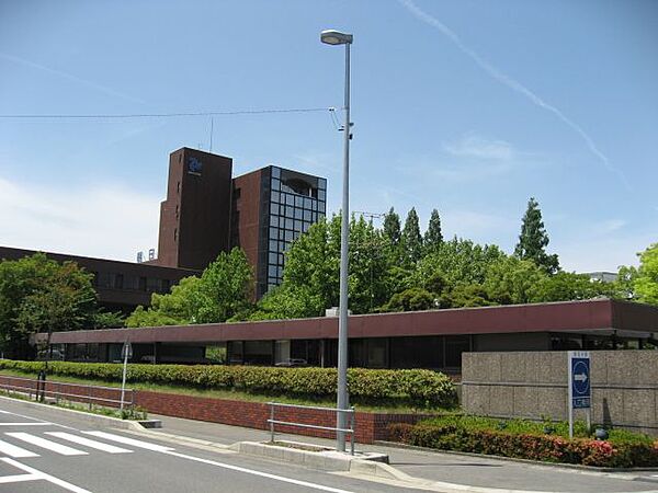 画像23:大学「朝日大学まで2000m」