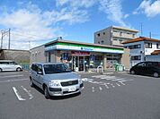 コンビニ「ファミリーマート瑞穂牛牧店まで680m」