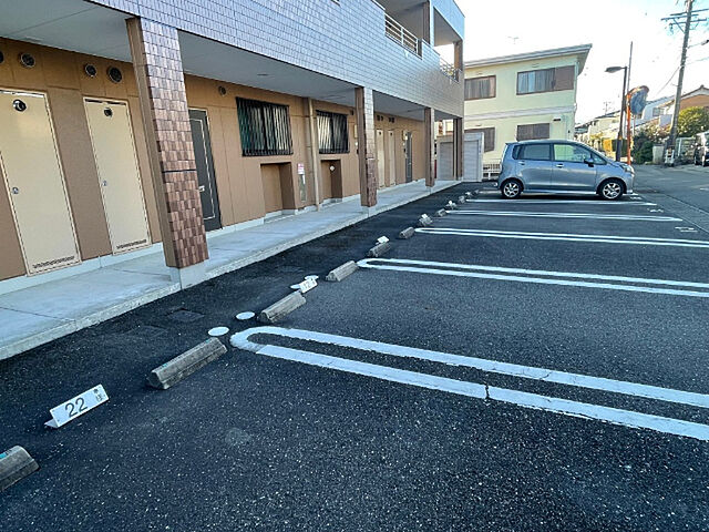 7 / 11