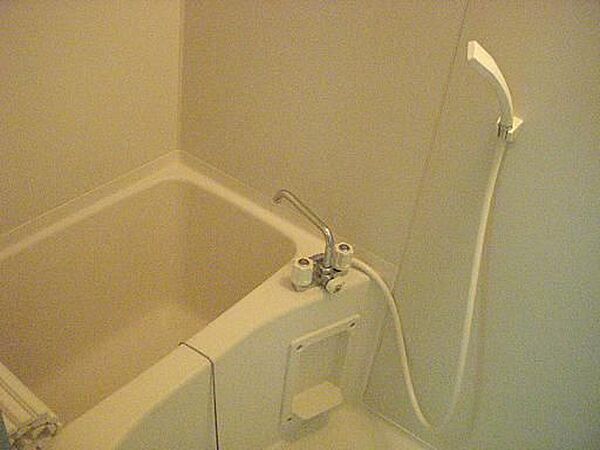 画像9:シャワー付きのお風呂