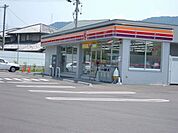 コンビニ「サークルＫまで890m」