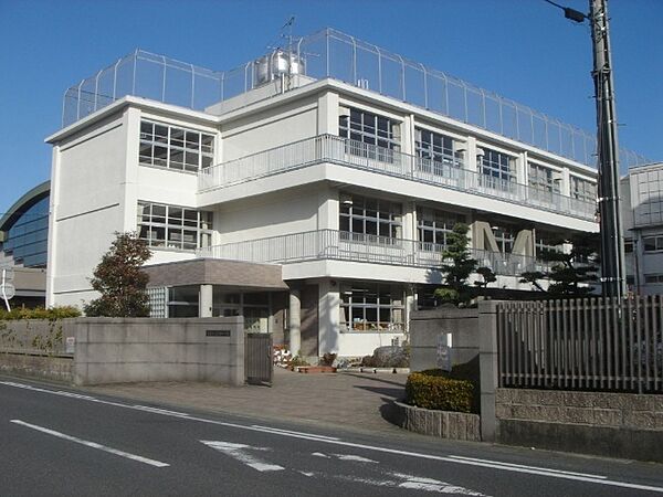 周辺：中学校「羽島市立竹鼻中学校まで2663m」