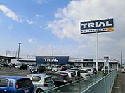 コンビニ「トライアルまで720m」