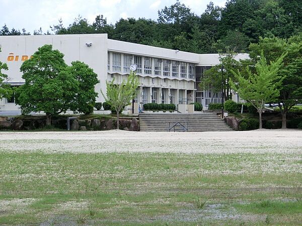 画像19:小学校「恵那市立大井第二小学校まで1099m」