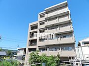 重量感のあるしっかりした外観です。