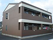 1棟4戸のスッキリした外観。
