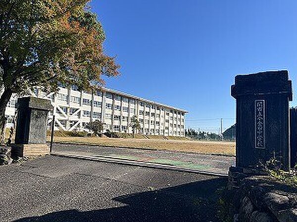画像5:中学校「関市立小金田中学校まで515m」