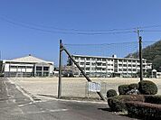 中学校「岐阜市立藍川中学校まで1611m」
